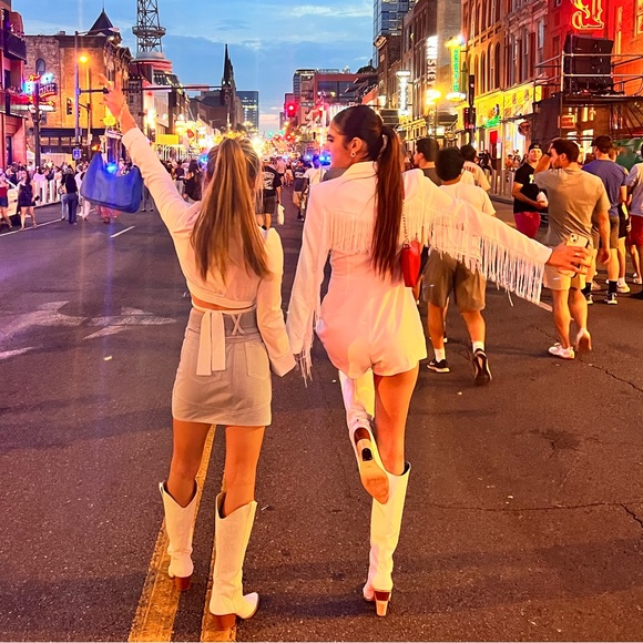 Blithe Los Angeles Off White Western Country Fringe Nashville Romper Small - Picture 5 of 9